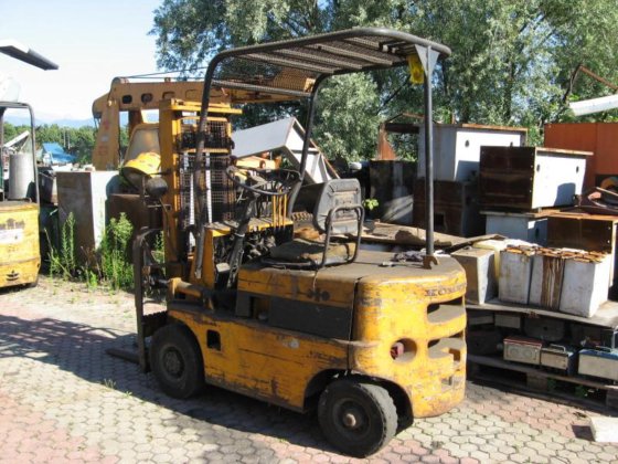 小松 FG 15/10 举升车