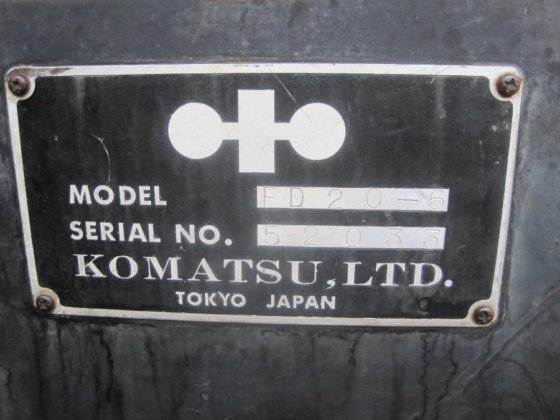 小松 FD 20 柴油举升车