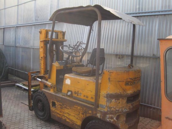 小松 FD 20 柴油举升车