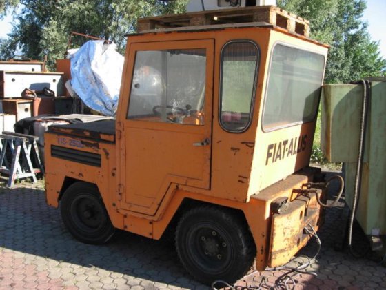 ATA TIS-2500 拖拉机