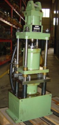 SASSI - 四本柱プレス