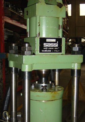 SASSI - 四本柱プレス