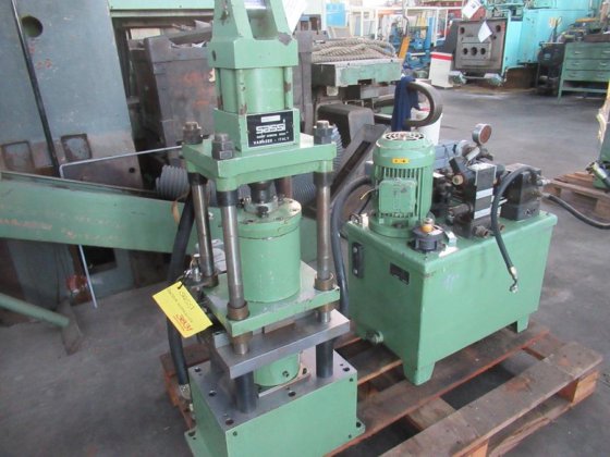 SASSI - 四本柱プレス