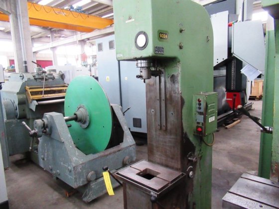 沃尔特·内夫 6S40RZF C-Frame 液压压力机