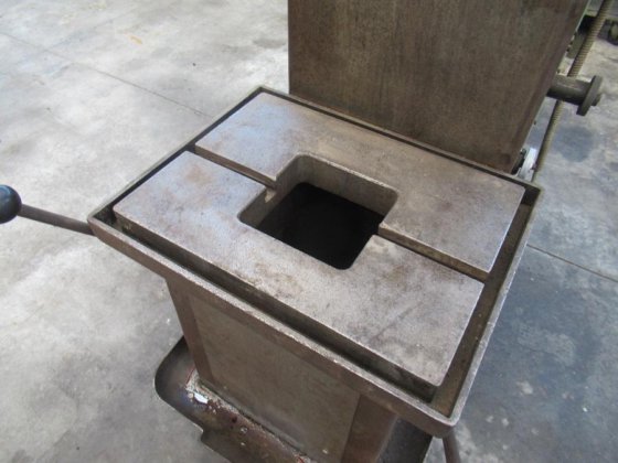 沃尔特·内夫 6S40RZF C-Frame 液压压力机