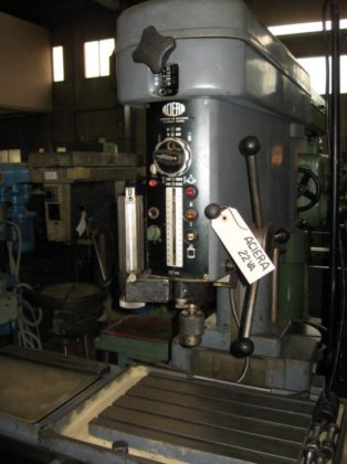 ACIERA 22 VA 金钻铣床