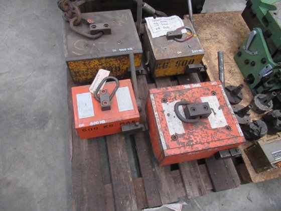 --- 1000 吊钩磁石