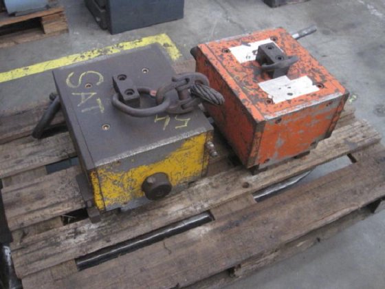 --- 1000 吊钩磁石