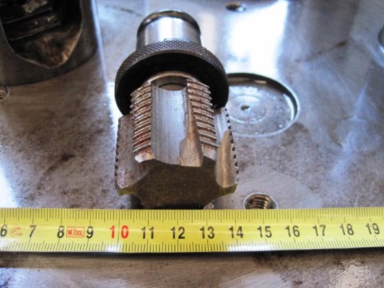 AURORA - 金属攻丝机