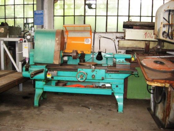 --- - 球体用旋盤