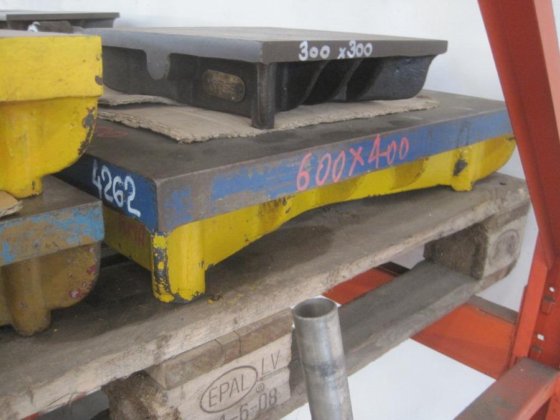 0600x0400 - 铸铁平面