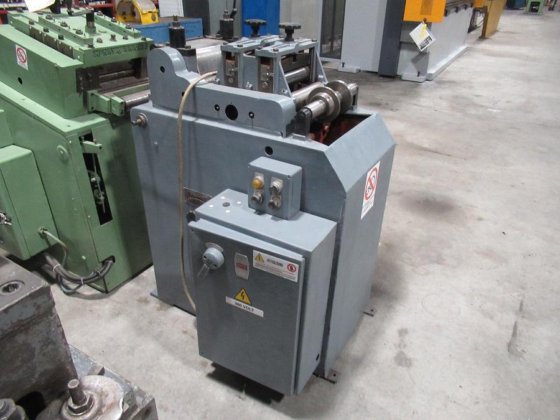 CEMA 200 直线矫直机