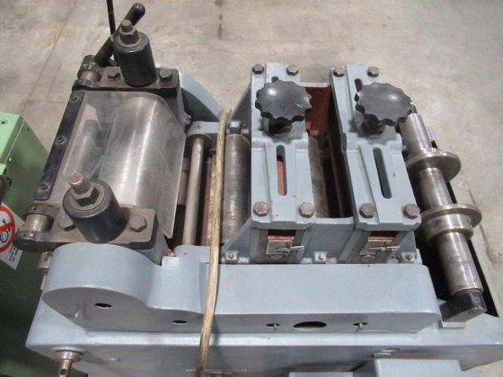 CEMA 200 直线矫直机