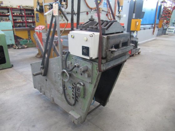 TCM 250 直线整平机（带托架线卷）