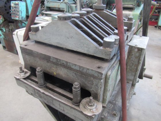 TCM 250 直线整平机（带托架线卷）