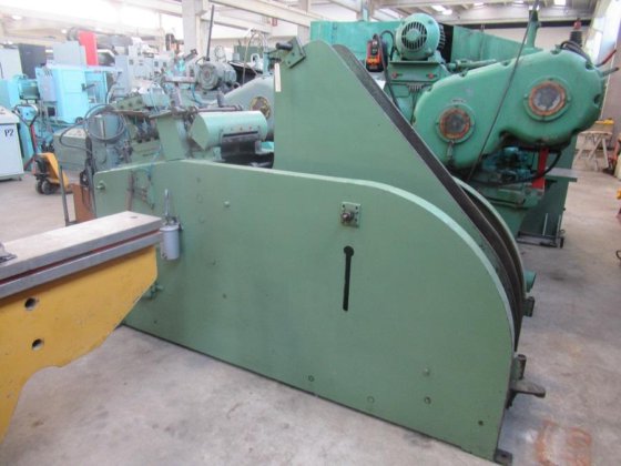 1996 --- - 矫直机，带托架卷筒