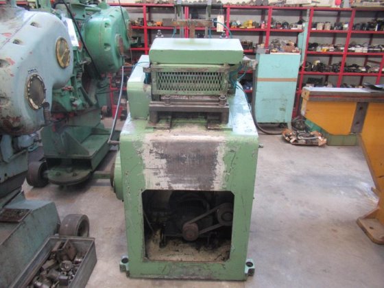 1996 --- - 矫直机，带托架卷筒