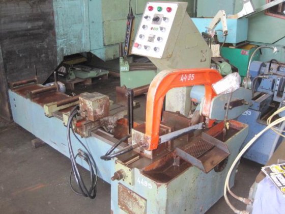 1980 MOMAC RM 270 自动带锯机