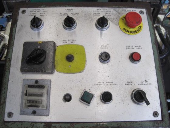 FOMEC - 自动带锯机