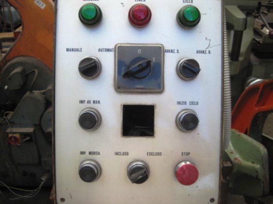 REMOR 270 自动弯锯机