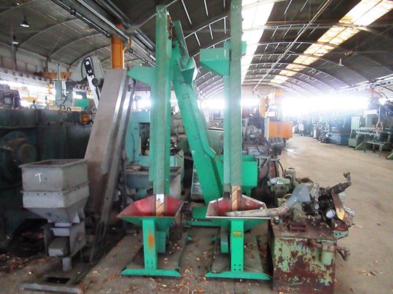 キャリケーター - フィーダ