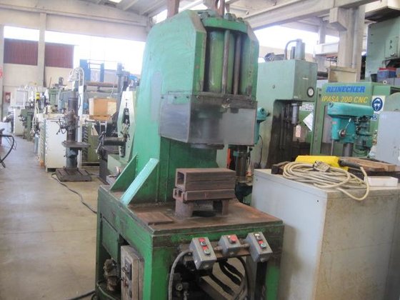 Z --- C-Frame prensa