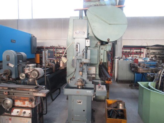 彼得·沃尔特斯 IL-12 垂直研磨机