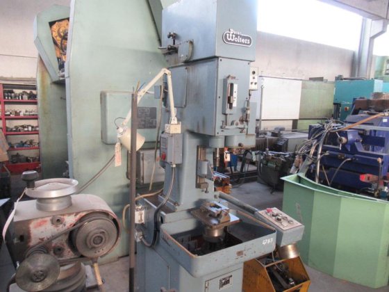 彼得·沃尔特斯 IL-12 垂直研磨机