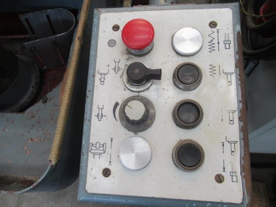 彼得·沃尔特斯 IL-12 垂直研磨机