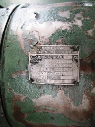 OLIVETTI UM 3 打孔机立柱