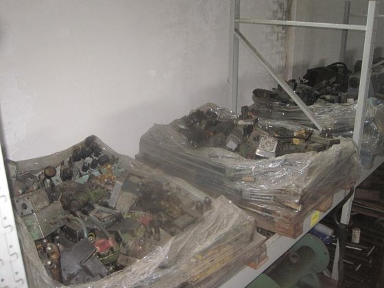 油圧シリンダ Pneumatic（空気圧）と油圧シリンダの異なるサイズ -