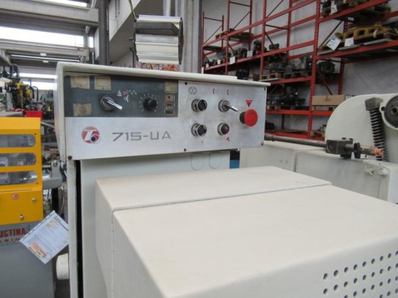 塔切拉715 UA 液压