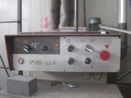 塔切拉715 UA 液压