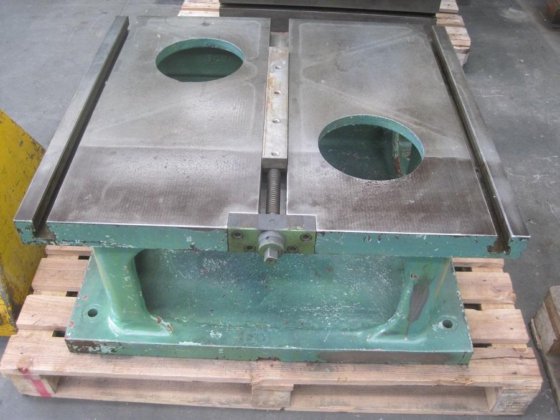 850x745 長方体形状のT形礦山