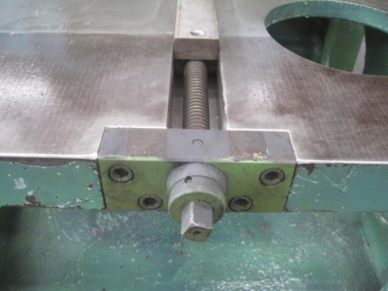 850x745 長方体形状のT形礦山