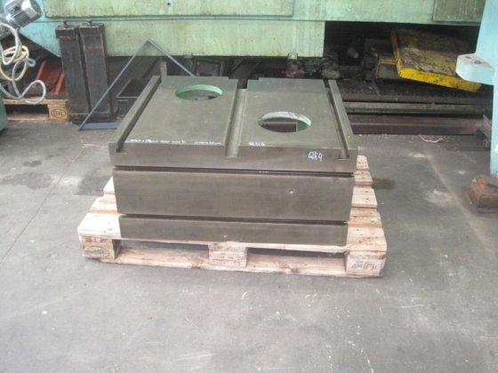 850x745 長方体形状のT形礦山