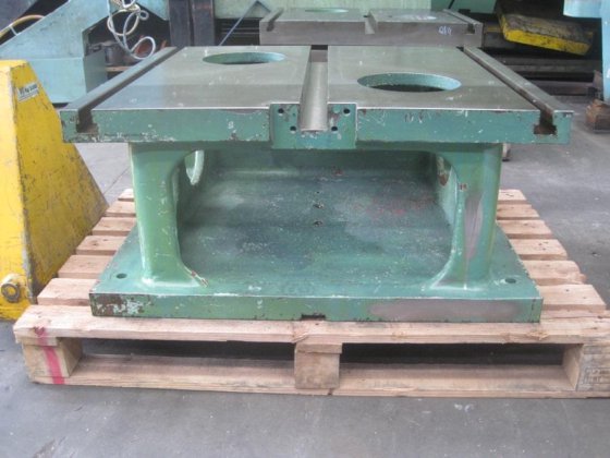 850x745 長方体形状のT形礦山