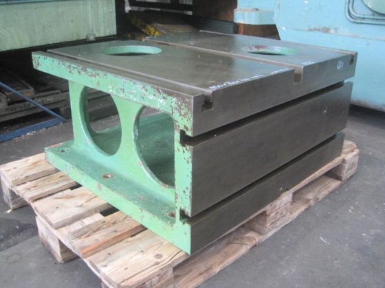 850x745 長方体形状のT形礦山