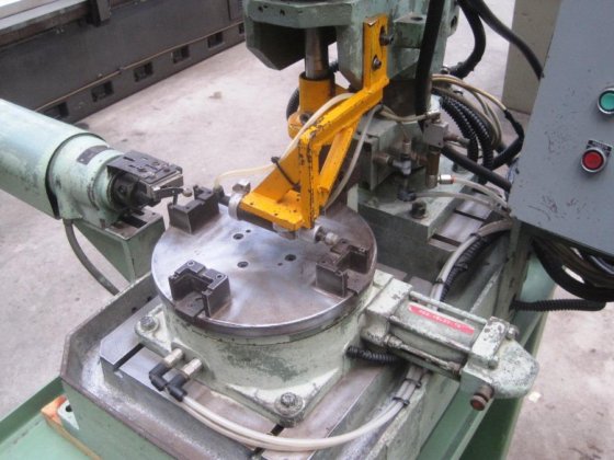 PAGLIARI 气动冲压机，带转台