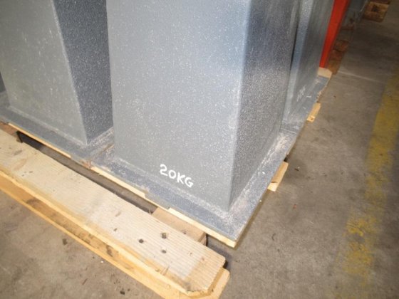 PIEDINI 支撑与找平柱