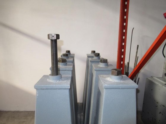 PIEDINI 支撑与找平柱