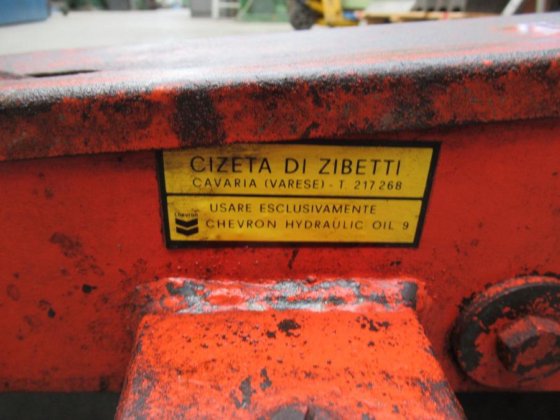 CIZETA液压手推车千斤顶用于升降