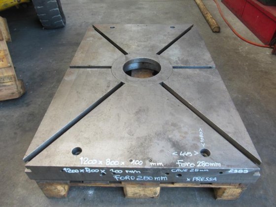 用于压床的平板台 T 槽表面板