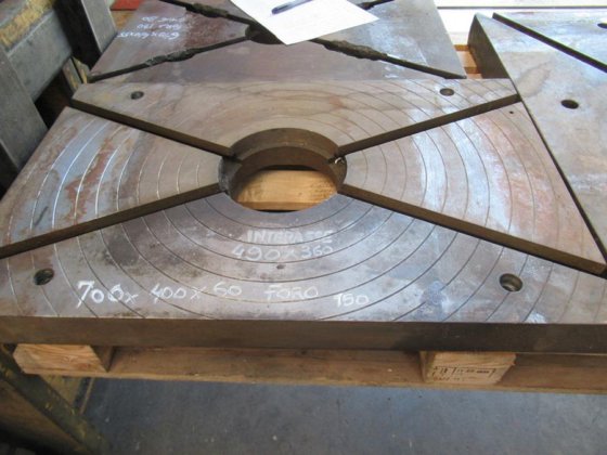 用于压床的平板台 T 槽表面板