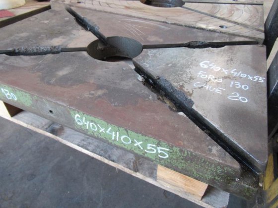 用于压床的平板台 T 槽表面板