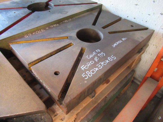 用于压床的平板台 T 槽表面板