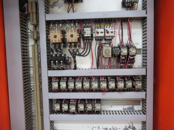 1981 VARINELLI BV-40/2000 内部拉削机