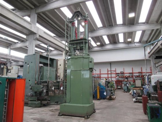 1981 VARINELLI BV-40/2000 内部拉削机