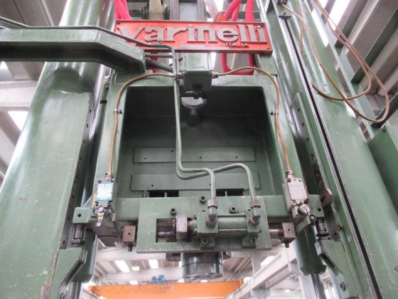 1981 VARINELLI BV-40/2000 内部拉削机