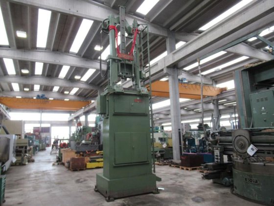 1981 VARINELLI BV-40/2000 内部拉削机